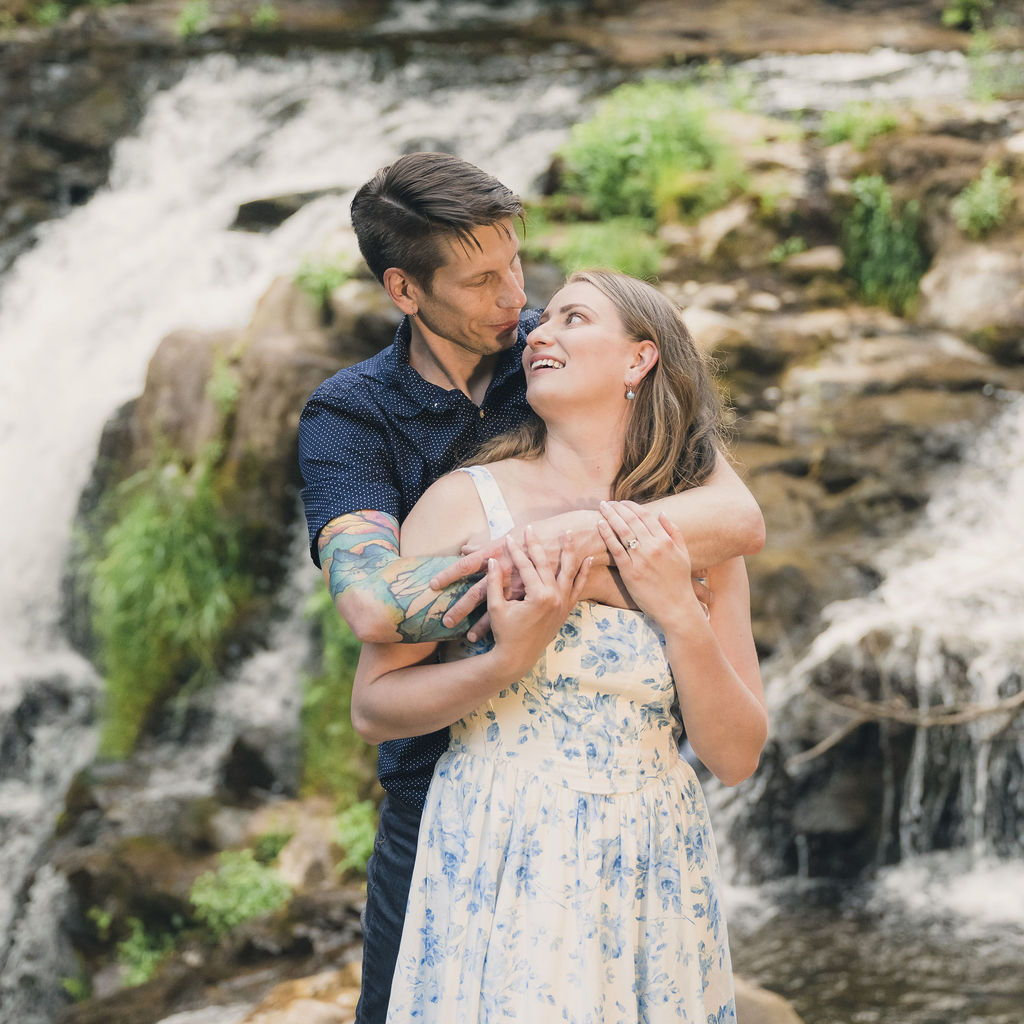 Engagement shoot courtesy of @sunandsparrow