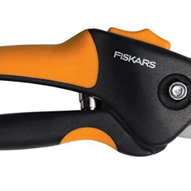 Fiskars Softgrip Bypass Pruner