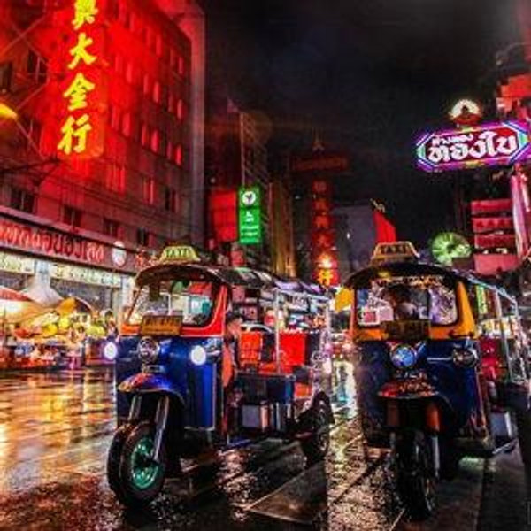Private Night Food Tour by Tuk Tuk in Bangkok