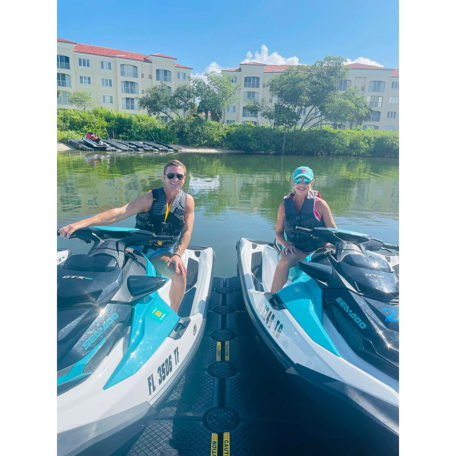 The Florida life! βοΈ π¦ π¦