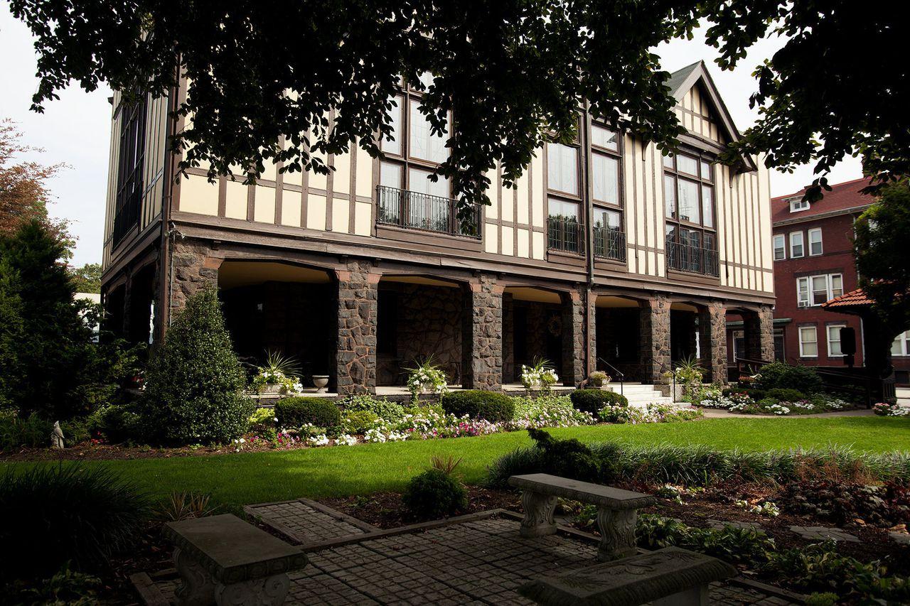 The Wedding Website of Elizabeth Waite and Brennen Fisher