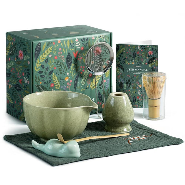 Domaci Matcha Whisk Set, 7 Pcs Japanese Matcha Kit Includes Matcha Bowl with Spout, Bamboo Whisk, Chasen Holder, Stainless Sifter, Scoop and Rest, Tea Towel, Matcha Tea Set Gift for Family/Friend