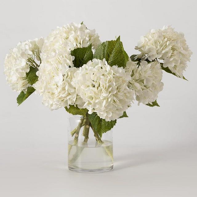 Clycaloor 6 Pcs White Hydrangea Flowers Bouquets Silk Hydrangea Flowers with Stems Faux Hydrangea Stems for Home Wedding Party Table Core Decoration (White,6 Pcs)