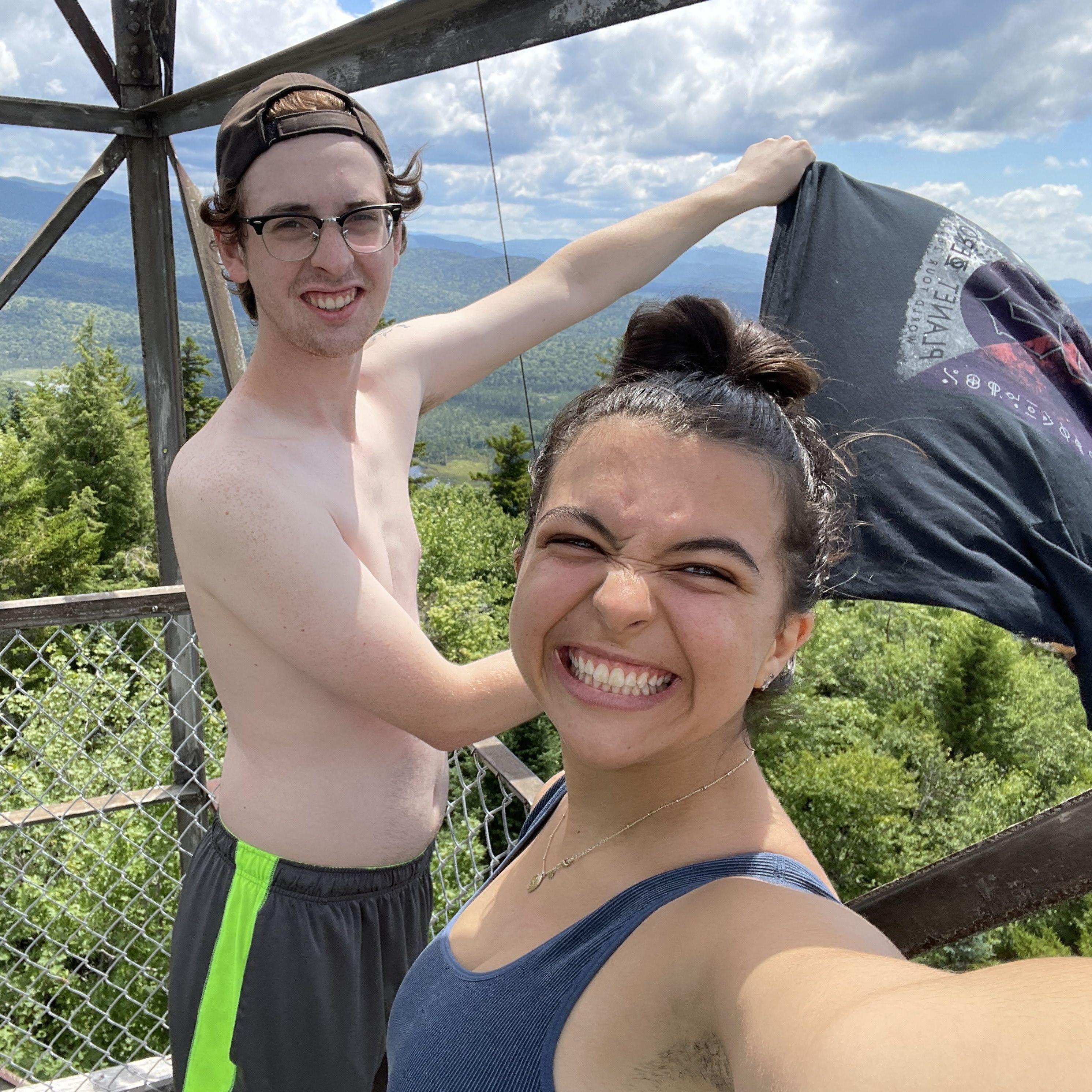 Long hike = fanning out the shirt