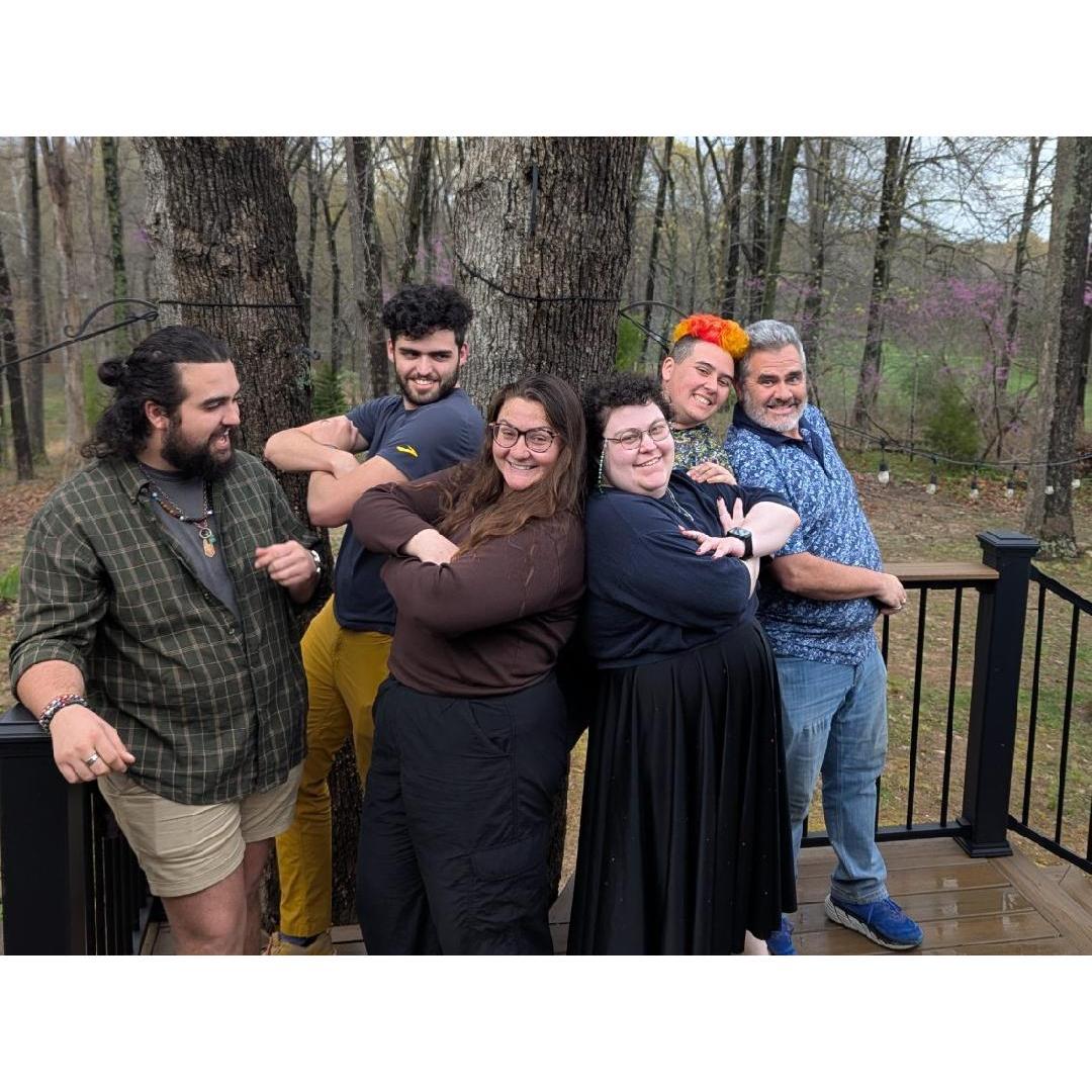 Ira has already had multiple opportunities at handling the Sills family antics while taking photos. They handle it like a pro.