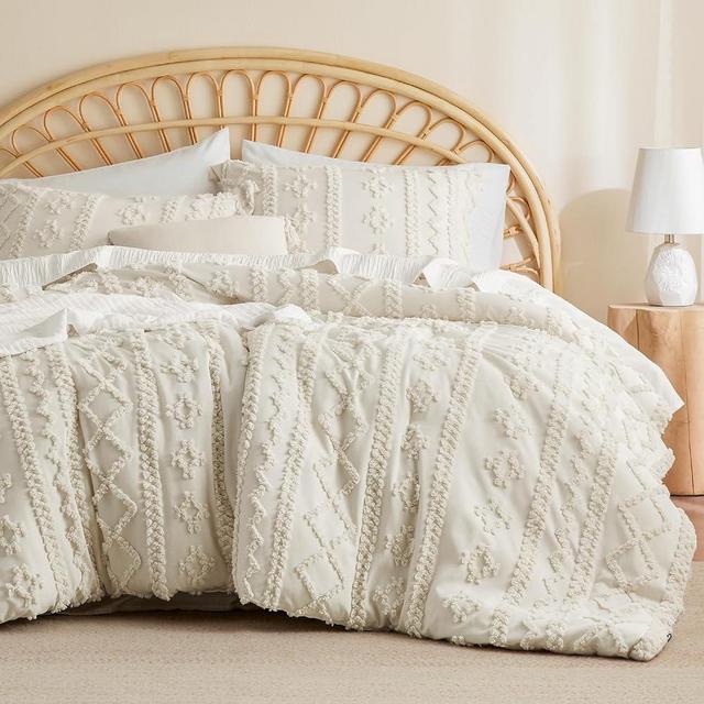 Bedsure Tufted Boho Comforter Set Oversized Queen - Beige Boho Bedding Comforter Set, 3 Pieces Farmhouse Shabby Chic Embroidery Bed Set, Gifts for Woman, Soft Jacquard Comforter for All Seasons