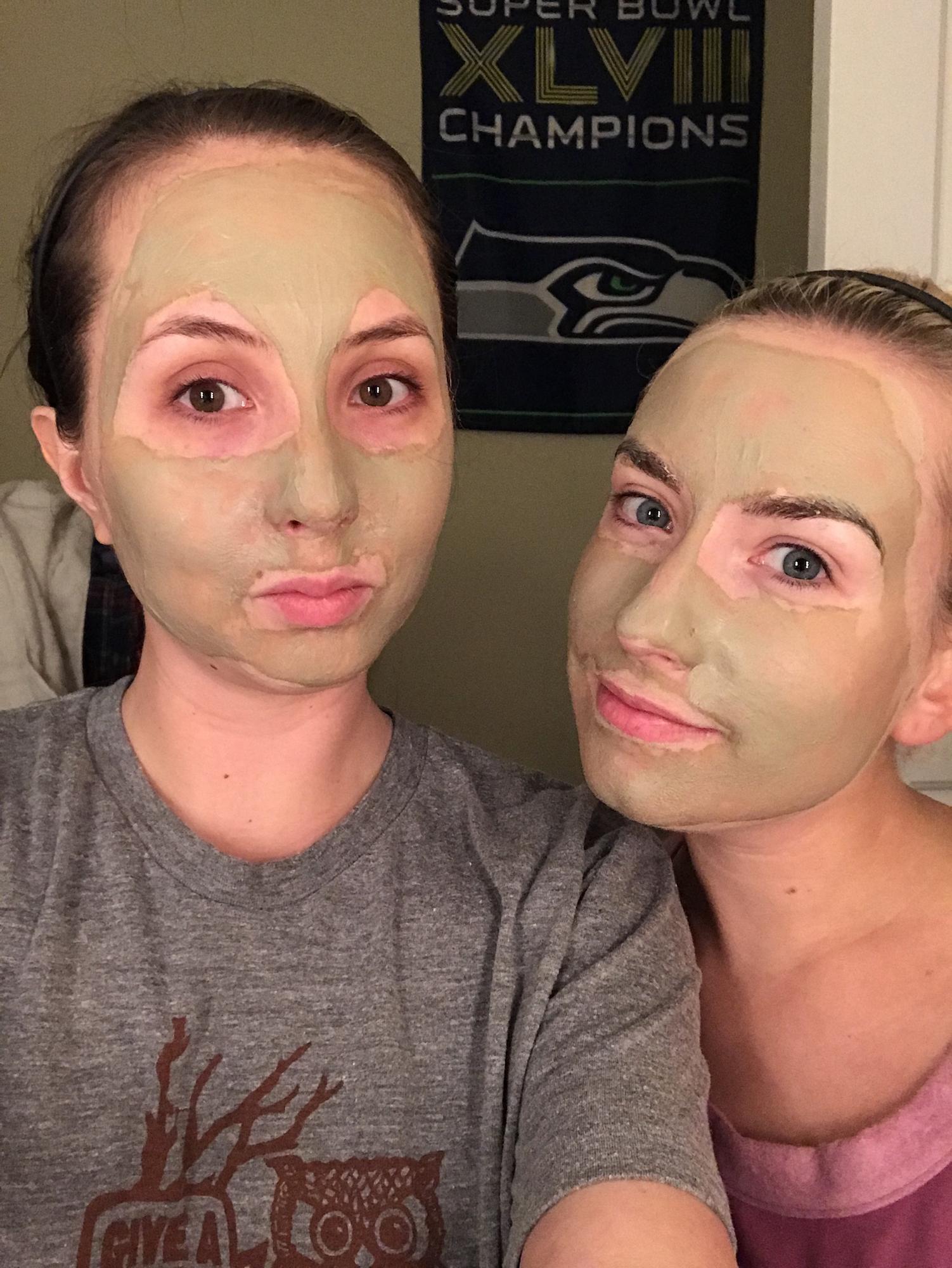 Alyssa and her best friend/bridesmaid Kara doing a face mask. Alyssa’s favorite way to relax!