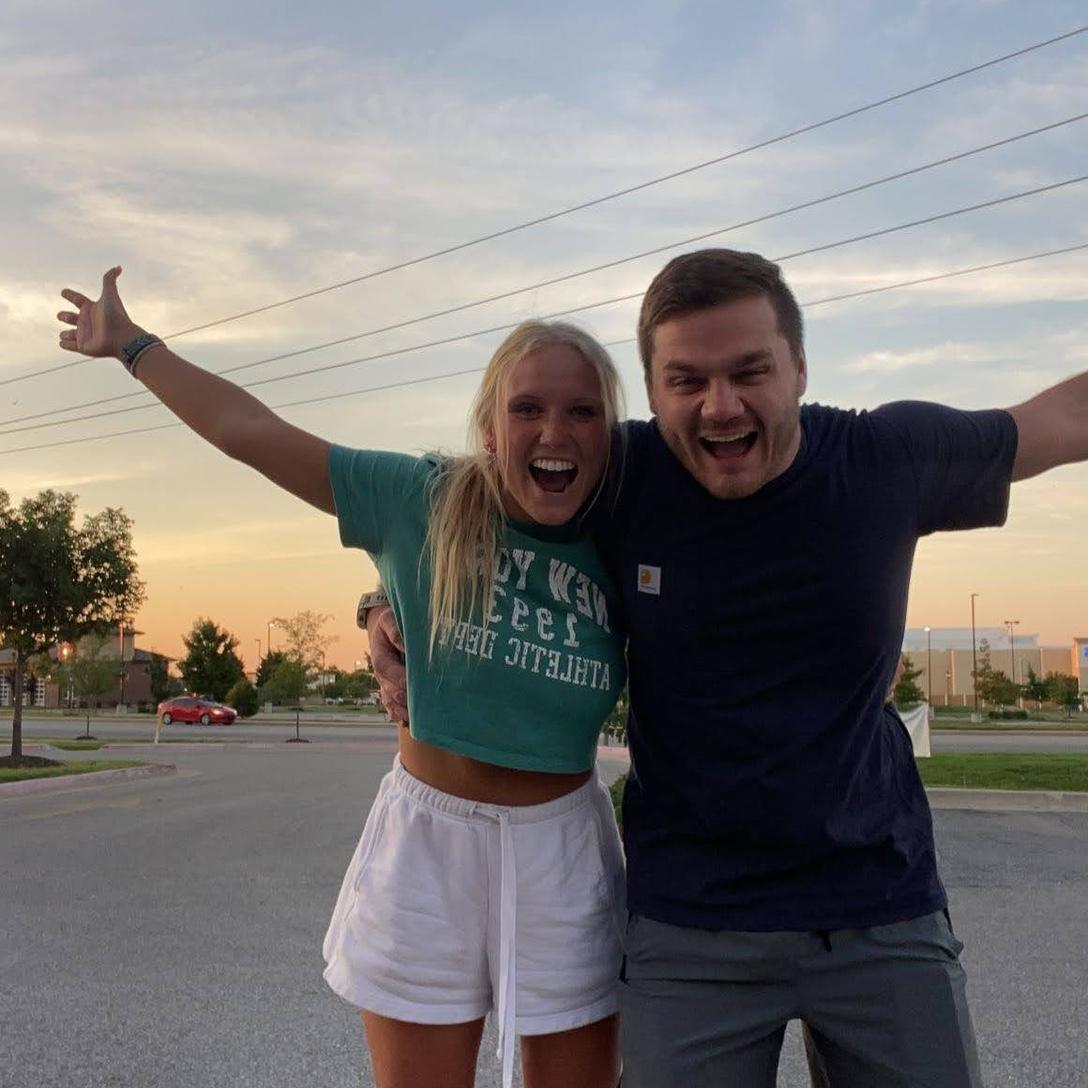 Sydney & Mason’s first picture reunited together after 8 weeks apart! August 14, 2022