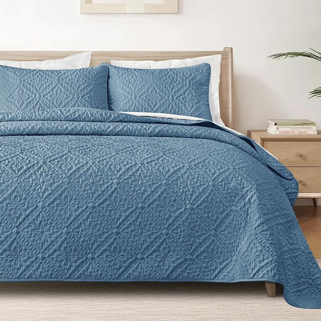 Exclusivo Mezcla King Quilt Bedding Set, Lightweight Soft Bedspreads Coverlets with 2 Pillow Shams, Modern Grayish Blue Oversized Quilts King Size for All Seasons