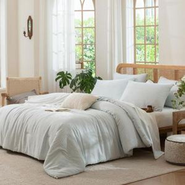 King Comforter Set Glacier Blue, 3 Pieces Double-Layer Crinkle Gauze Soft Bedding for All-Season Lightweight Warmth with 2 Pillowcases