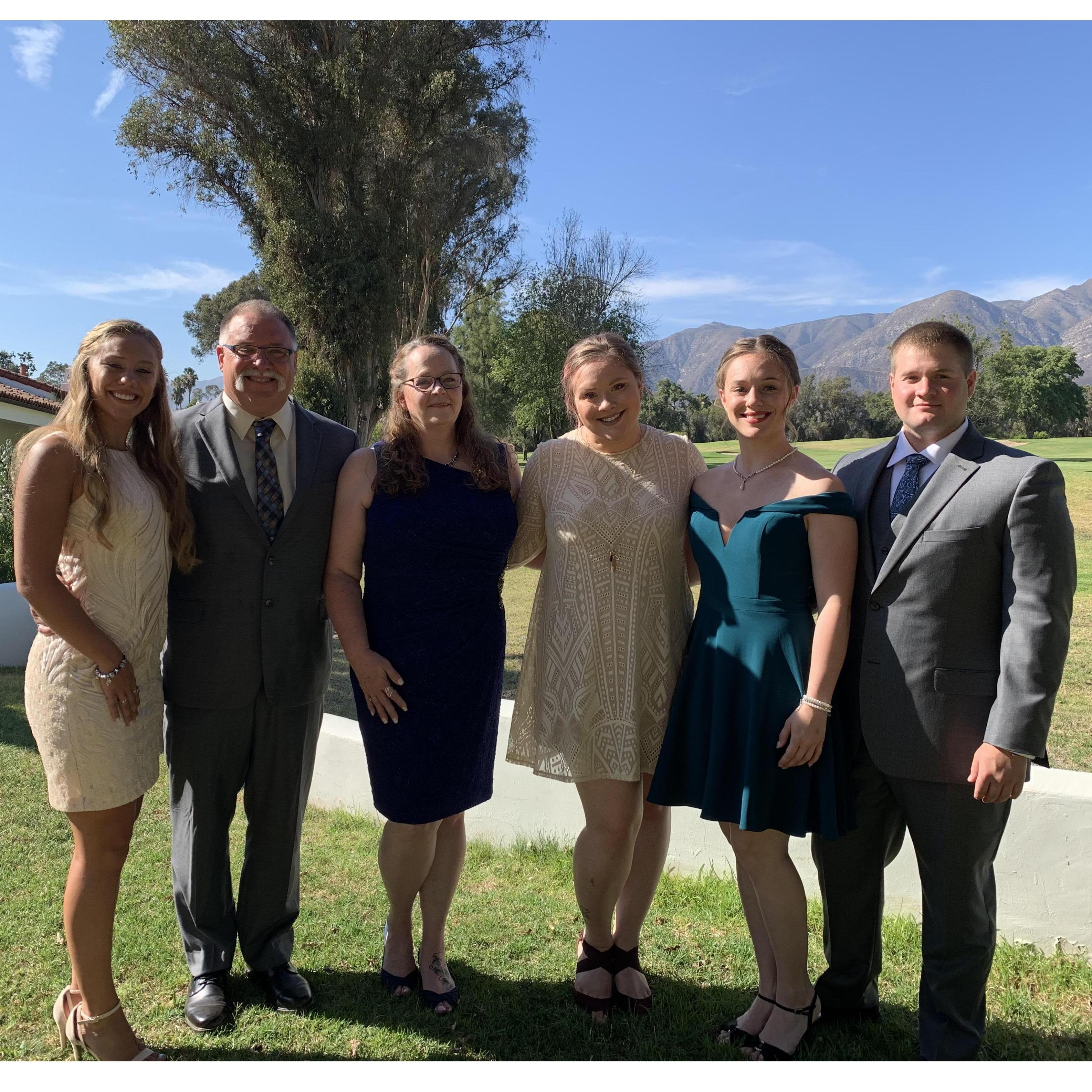 Her family. (Jeni, Wes (dad), Laurie(mom),Katy, Sara, and Mike)