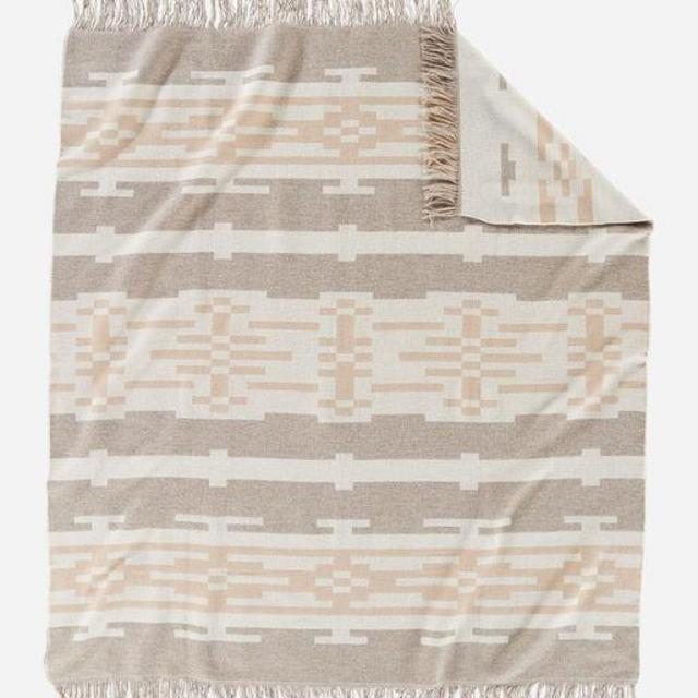 SANDHILLS FRINGED THROW