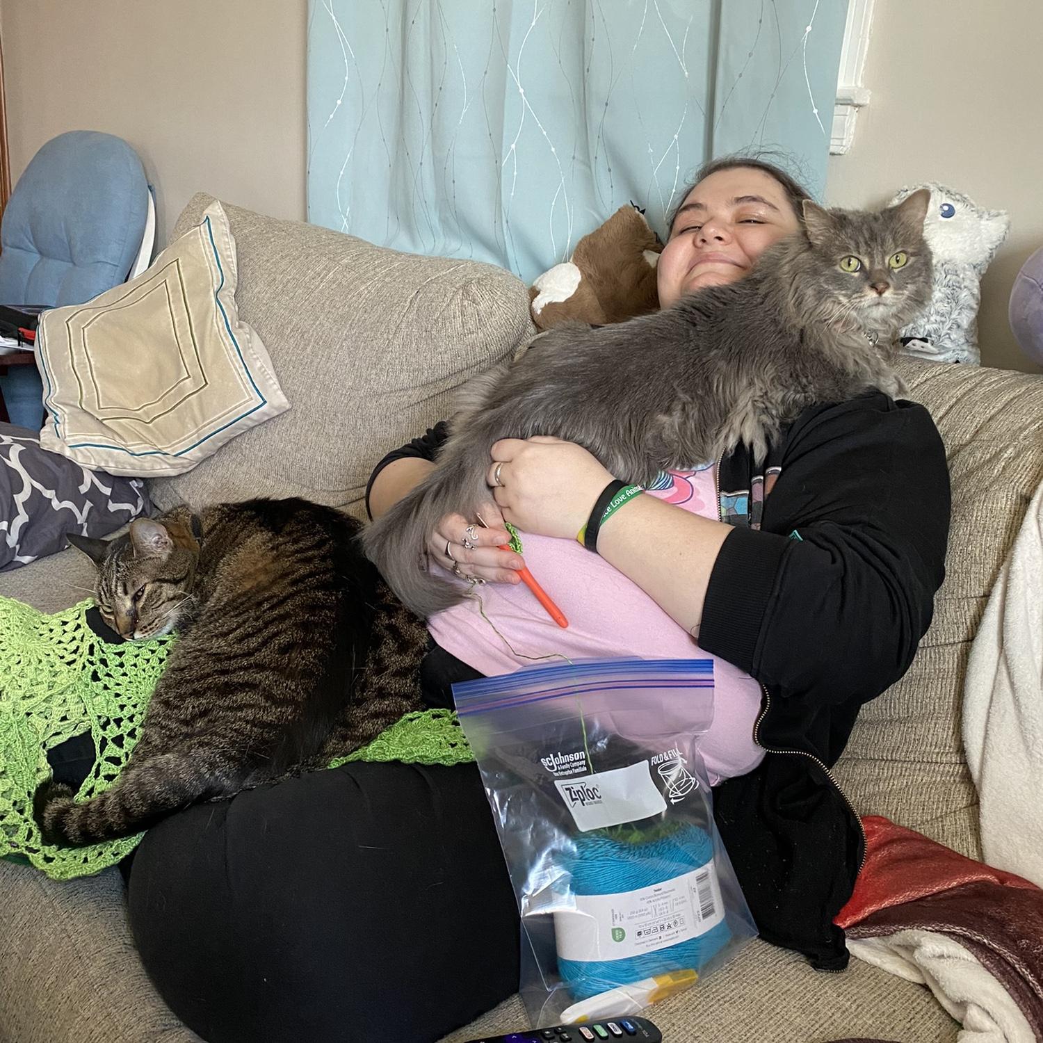 Jasper buried in her future fur-step-daughters. Tigs picked me over Paul! XD