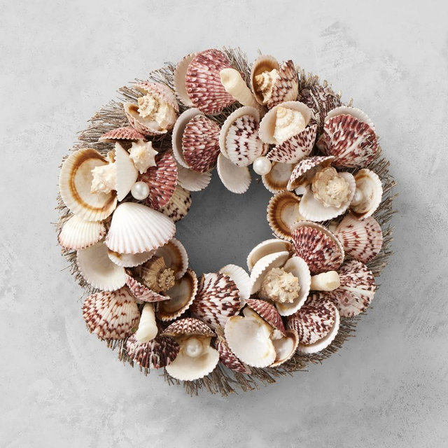 Shells & Pearls Wreath, 11"