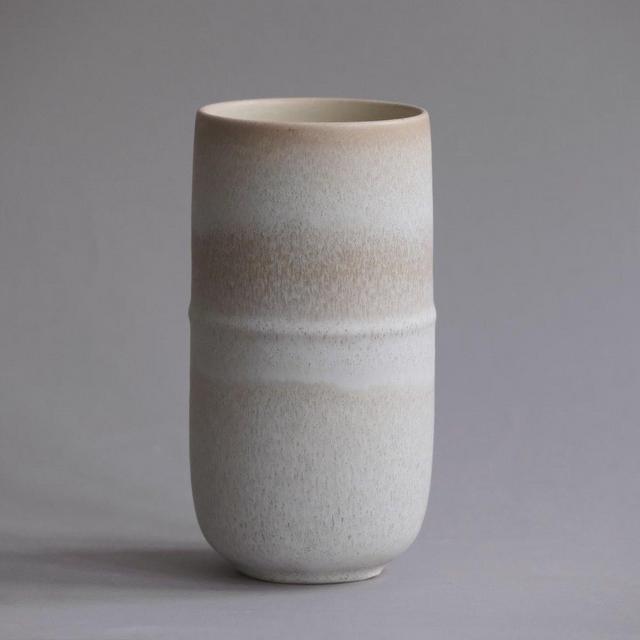 UNIKA CYLINDER VASE WITH SECTION IN EARTH WHITE GLAZE