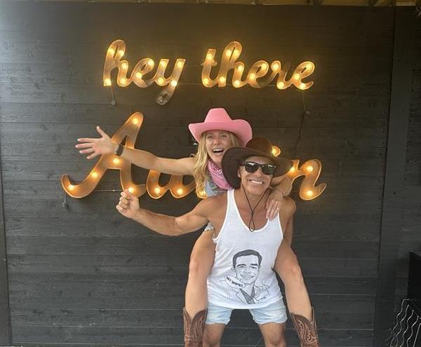 The Wedding Website of Sarah Benoist and Mike Ciavarelli