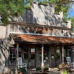 Das Peach Haus at the F&W Farmstead