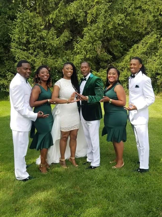 The Wedding Website of Amber Sanders and Erik Calvin