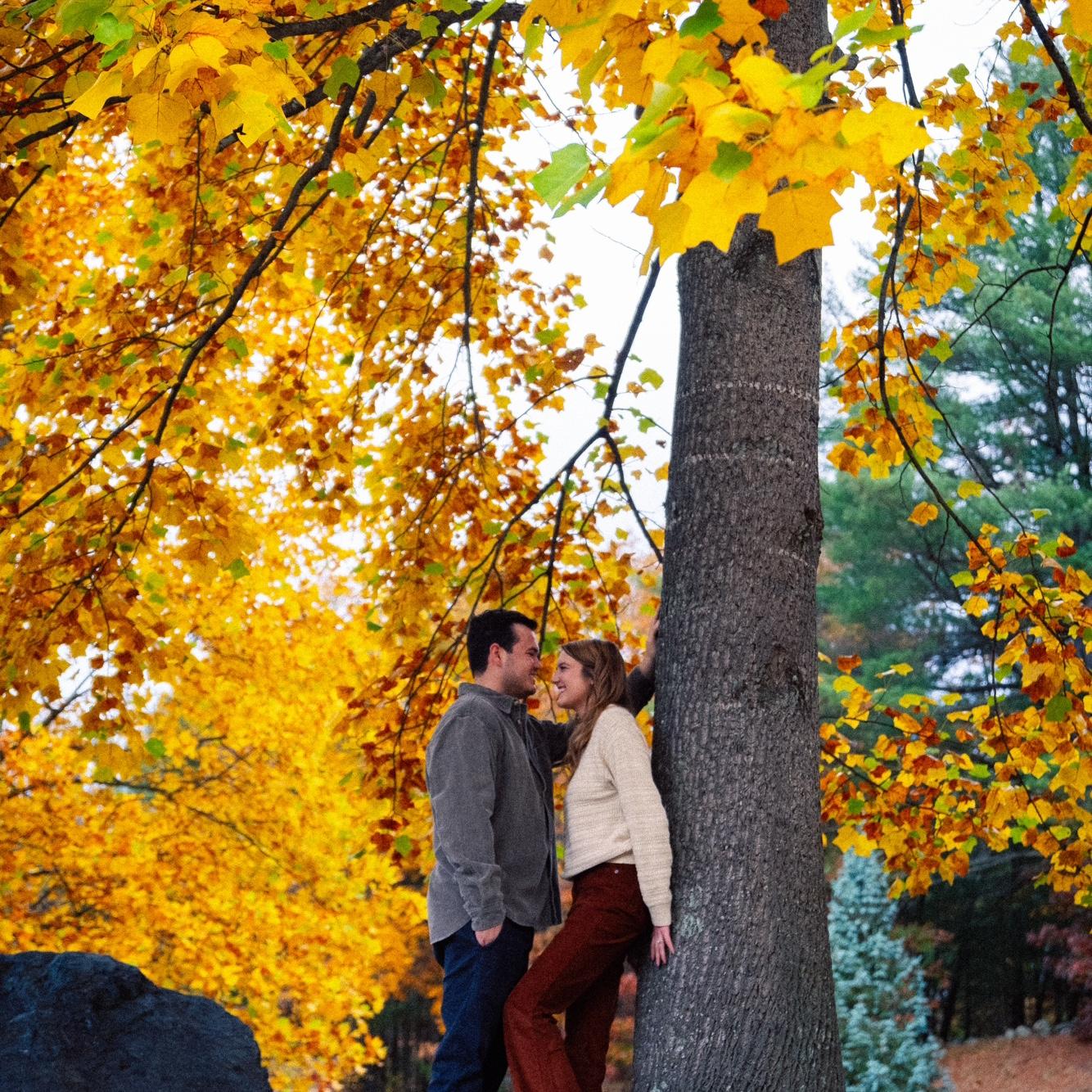 Right outside our hotel room! The fall foliage on the East Coast is UNREAL🍂