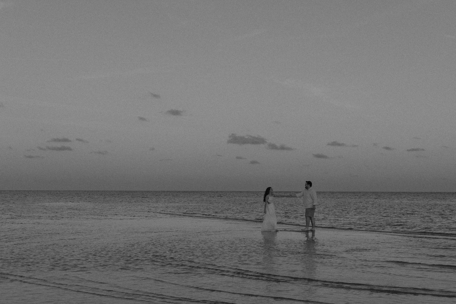 The Wedding Website of Alondra Chacín Aroutine and Tomás Pesti Del Río