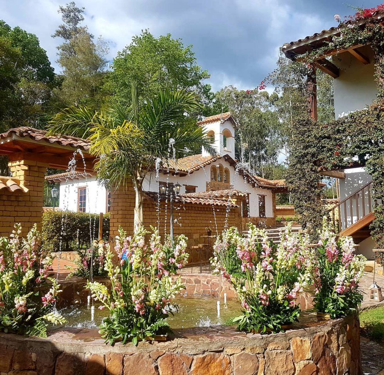 The Wedding Website of Catalina Moreno and Andrés Badovinac
