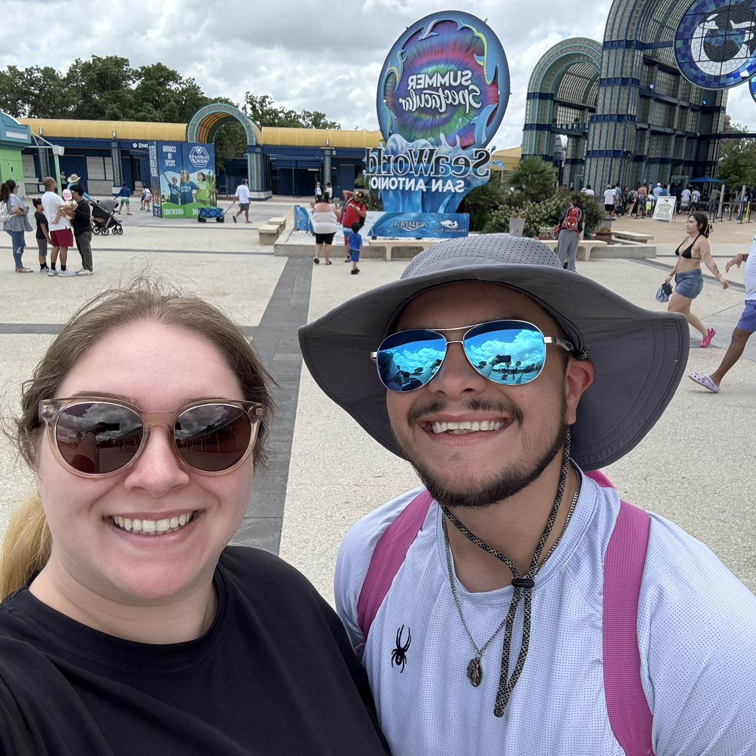 Yes, we went to Sea World in San Antonio 😂
