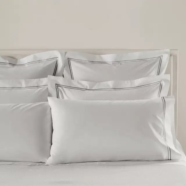 Frette At Home Piave King Pillowcase in White/Grey