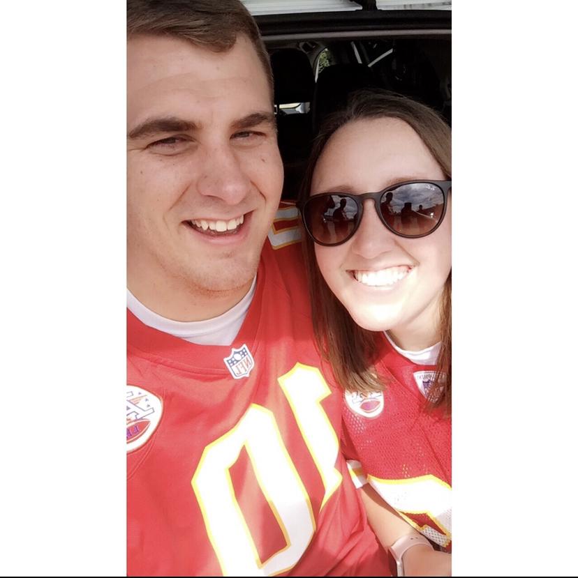We stayed in touch after graduation, but sparks flew at the 2018 Big 12 Basketball
Tournament in KC. A few months later, Kameron made it official at the Chiefs vs. Steelers game in Pittsburgh, PA!