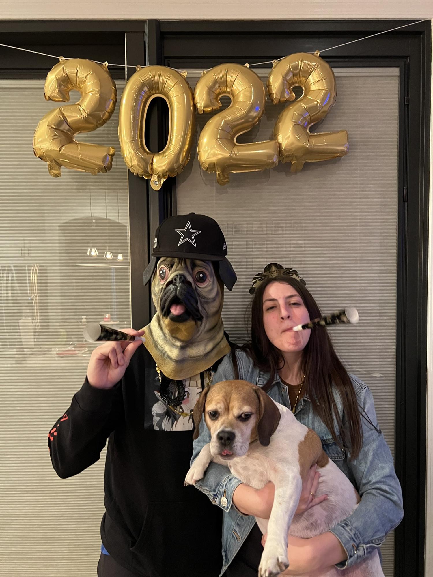 This photo was taken on New Year’s 2022.

Featuring Winnie 🐾