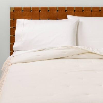 Full/Queen Macrame' Tassel Tufted Quilt Cream - Opalhouse™