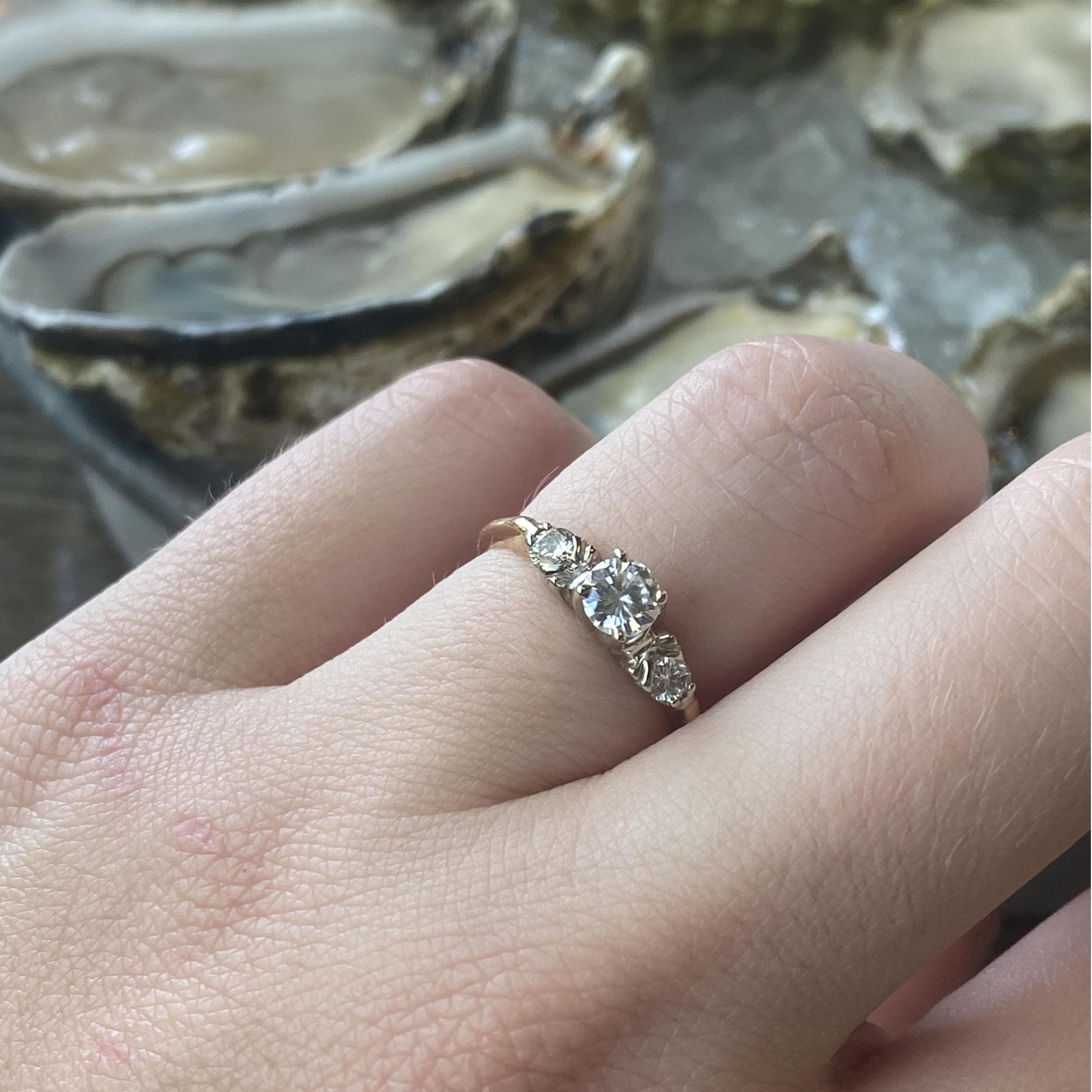 Obligatory I LOVE MY RING shot.
