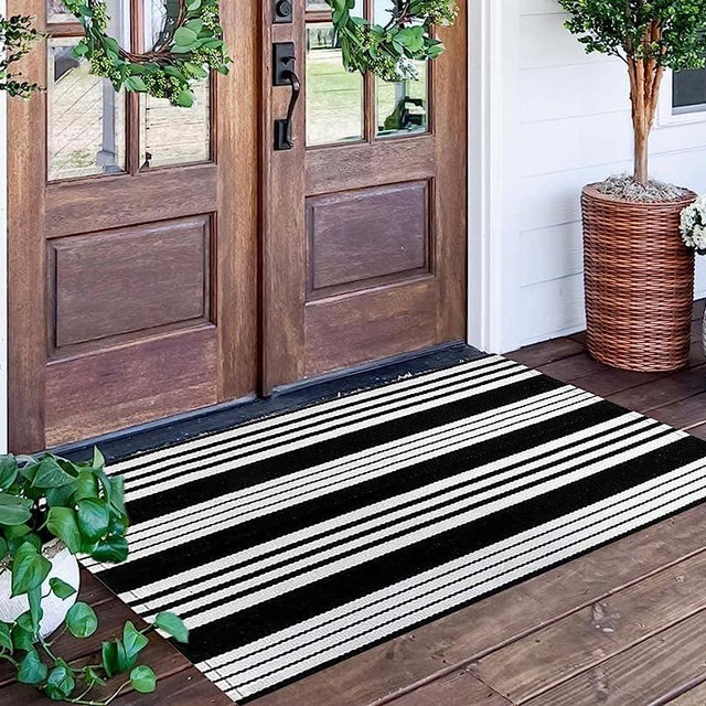 Striped Outdoor Rug 24'' x 51''Black and White Outdoor Rug Front Porch Rug Machine Washable Hand-Woven Indoor/Outdoor Layered Door Mats for Entryway/Outdoor