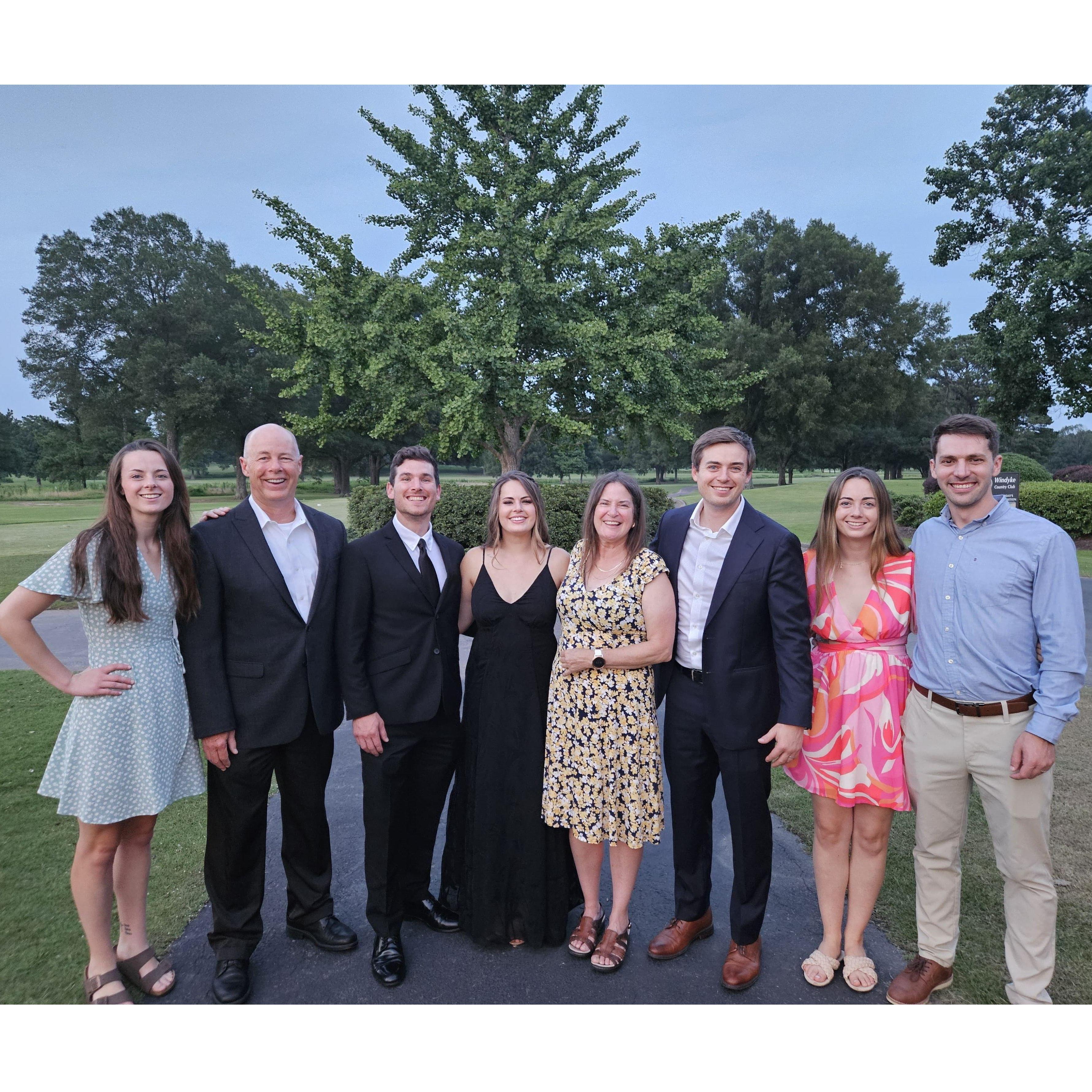 This photo is from Kelsey's residency graduation down in Memphis with her immediate family.
Left to right:
Kari, Jay, Alec, Kelsey, Audrey, Tyler, Jessie and Ryan.