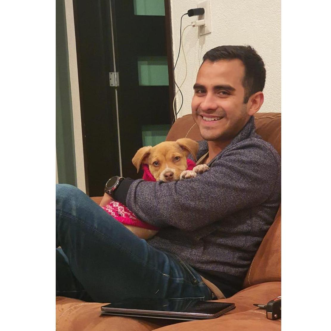 Mila y su papá favorito.
Mila and her favorite parent.