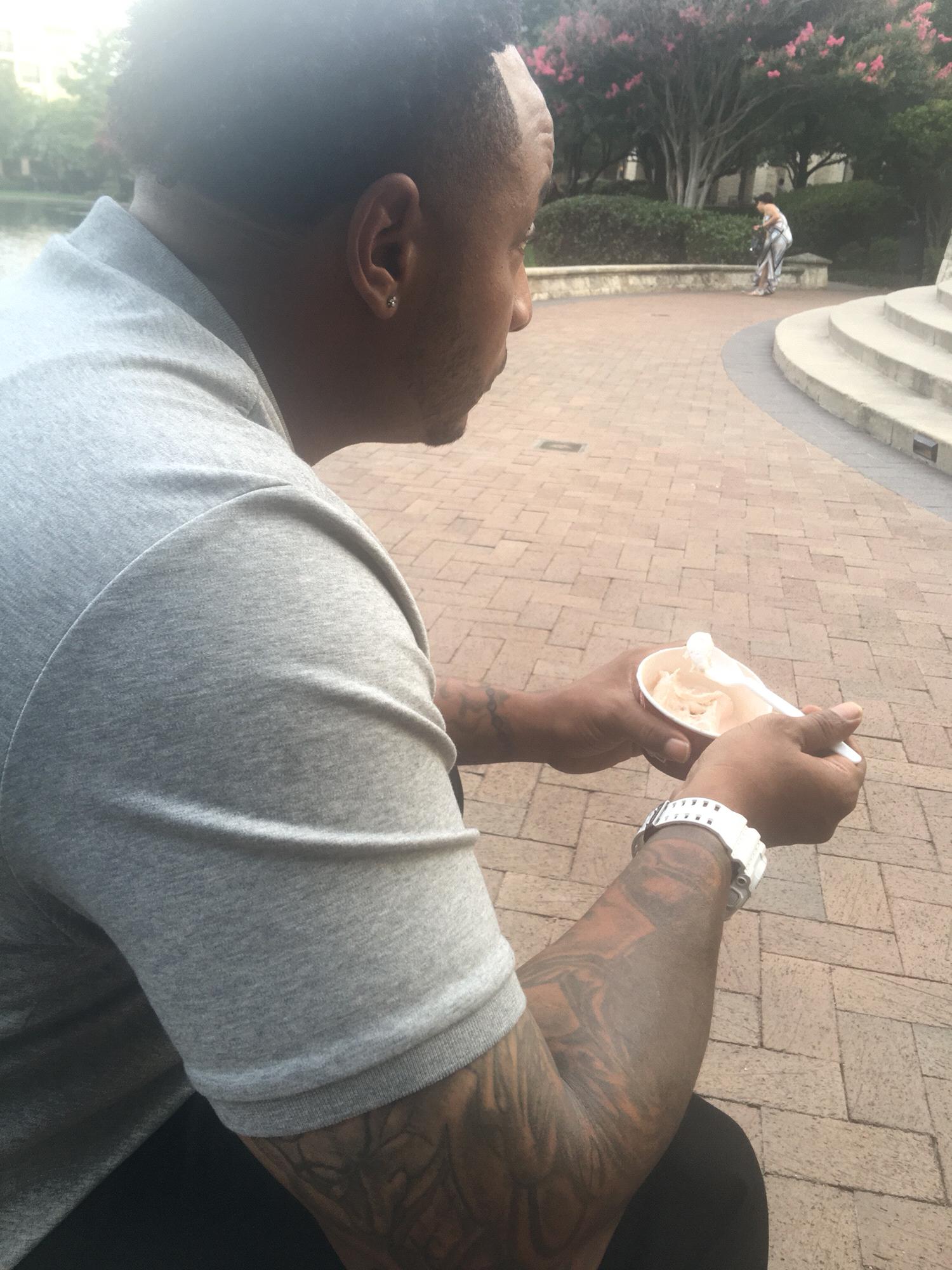 ICE CREAM SUNDAY