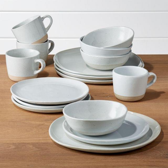 16-Piece Dinnerware Set