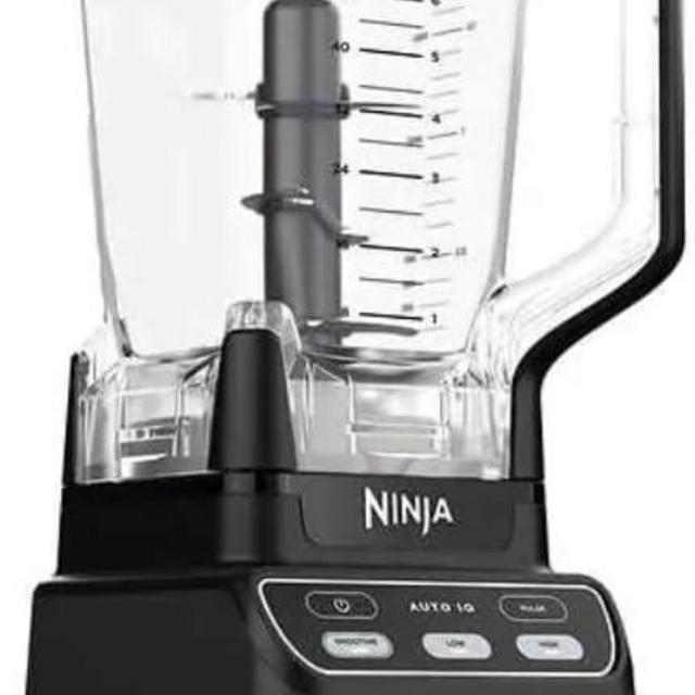 Ninja Smoothie iQ Blender, 1400 Watt Max, 70 oz Jug, Auto-iQ Program, Total Crushing Blades, BPA Free, Large, Black CO750B-Black