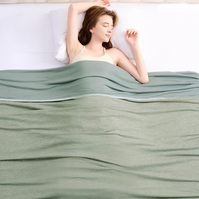 Topcee Cooling Blanket(90"x108"King Size) for Night Sweats Absorbs Heat to Keep Adults Cool on Warm Nights, Q-Max 0.5 Cooling Blankets for Hot Sleepers, Ultra-Cool Lightweight Blanket for Bed