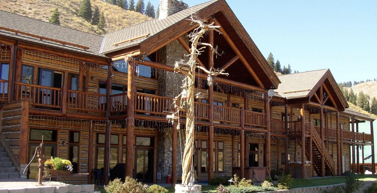 The Wedding Website of Cambria Sorenson and Hunter Crown