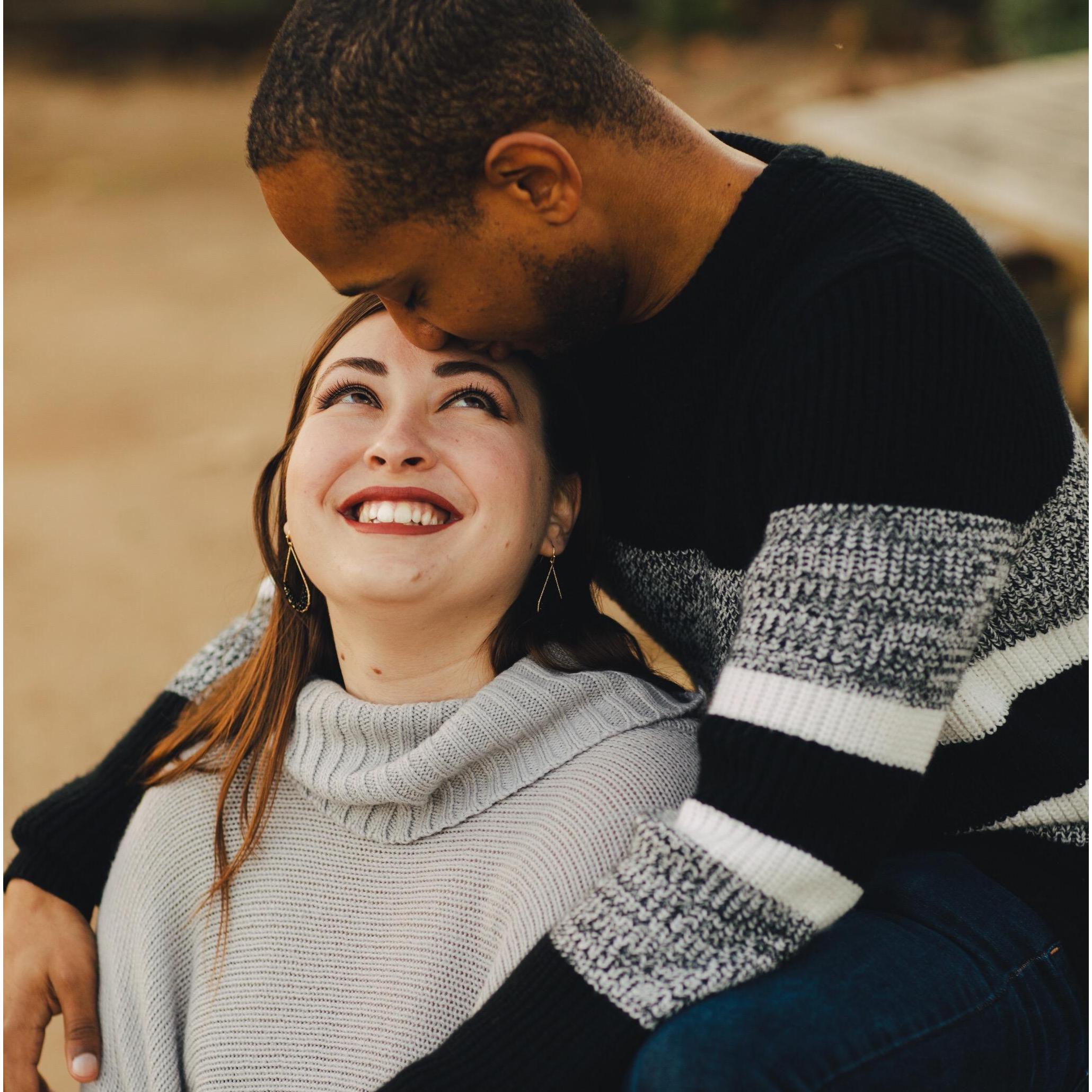 ENGAGEMENT PHOTOS - ROBBIE SNYDER PHOTOGRAPHY
