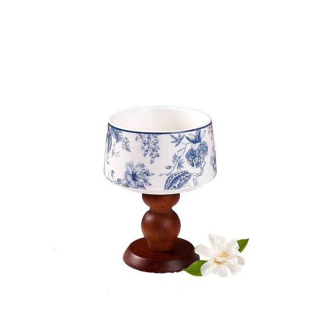 Plthuoe Blue and White Ceramics Scented Candles Goblet Wooden Ceramic Jar Candle Chinoiserie Wood Wick Candles Natural Soy Candle 30 Hours Long Lasting for Gift Home Decor Women Christmas(5 oz)