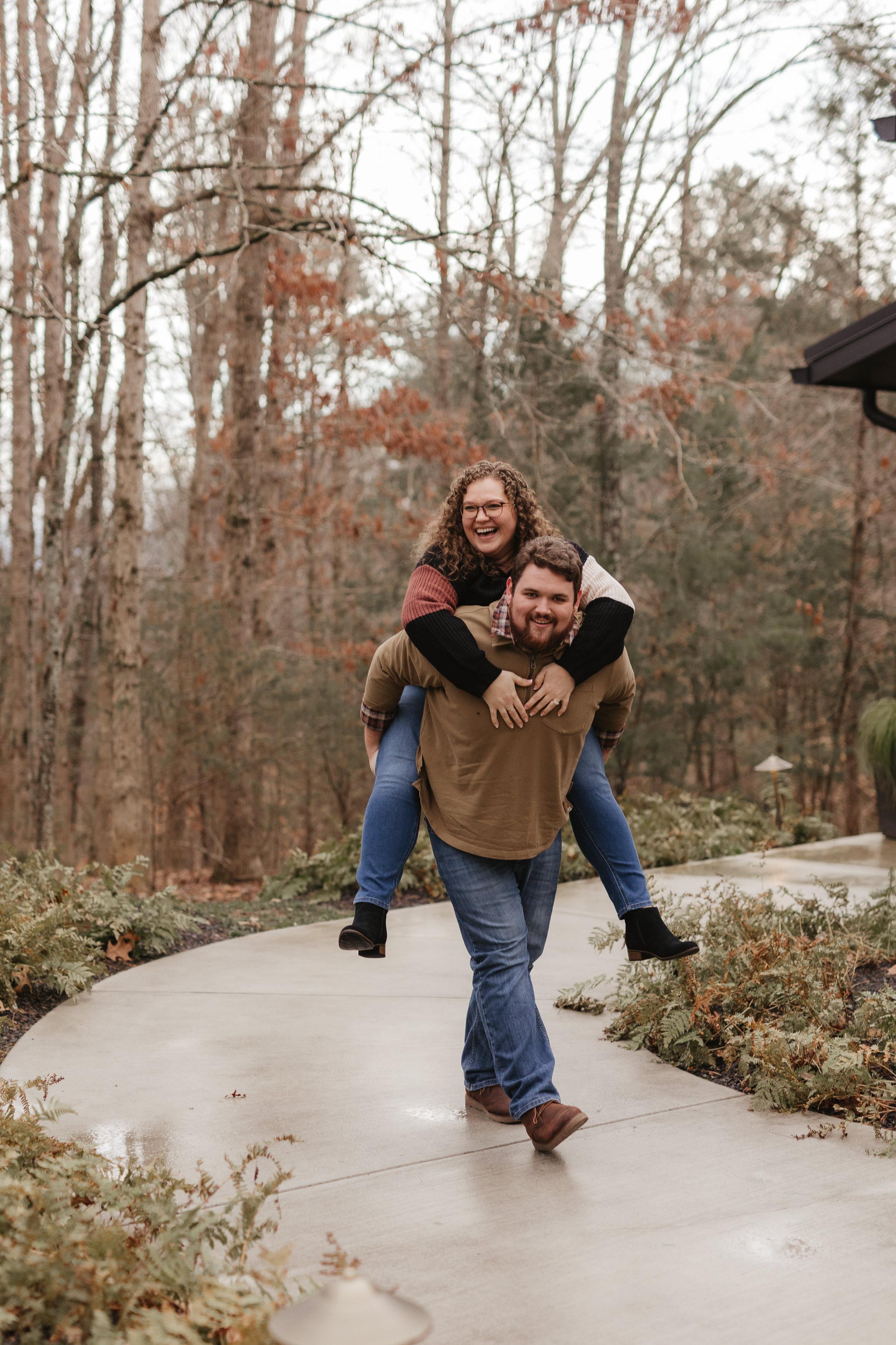 The Wedding Website of Lindsey Davis and Isaac Happel