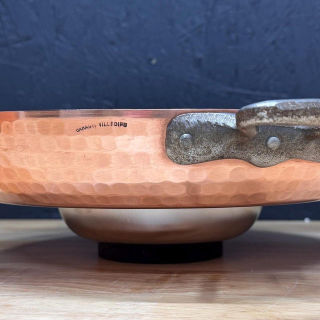 28cm Hammered copper gratin 2mm tin lined Garanti Villedieu