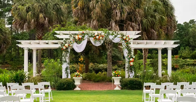 The Wedding Website of Jonathan Kyritz and Dakota Geradine