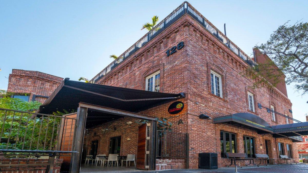 The Wedding Website of Jill Andrews and Paulo Monteiro