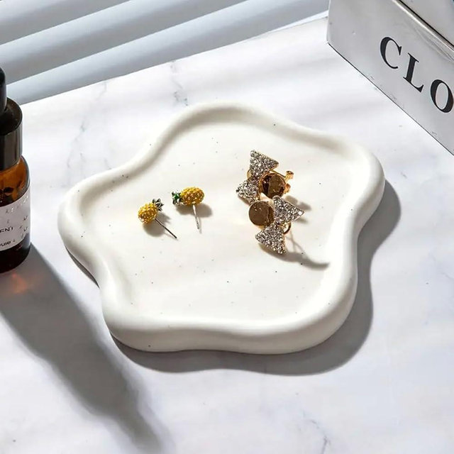 Room Decor Jewelry Tray, Ring Holder, Cloud Trinket Dish, Cloud Jewelry Tray, Ceramic Earring Necklace Dish Tray, Christmas Mothers Day Valentines for Women, Home Decor Small Jewelry Dish ﻿ ﻿