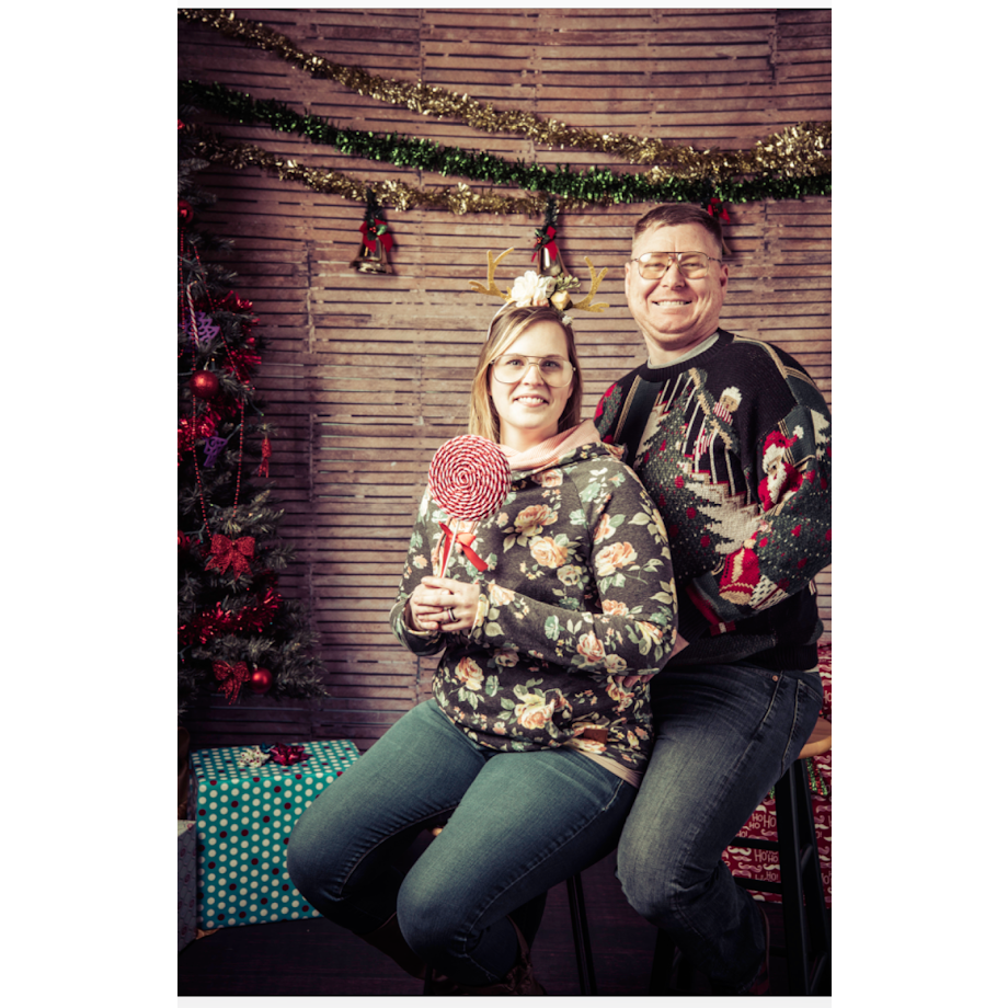 During the Chirstmas Stroll 2018, a photography shop offered "Awkward Christmas Photos"  So, of course we had to do them