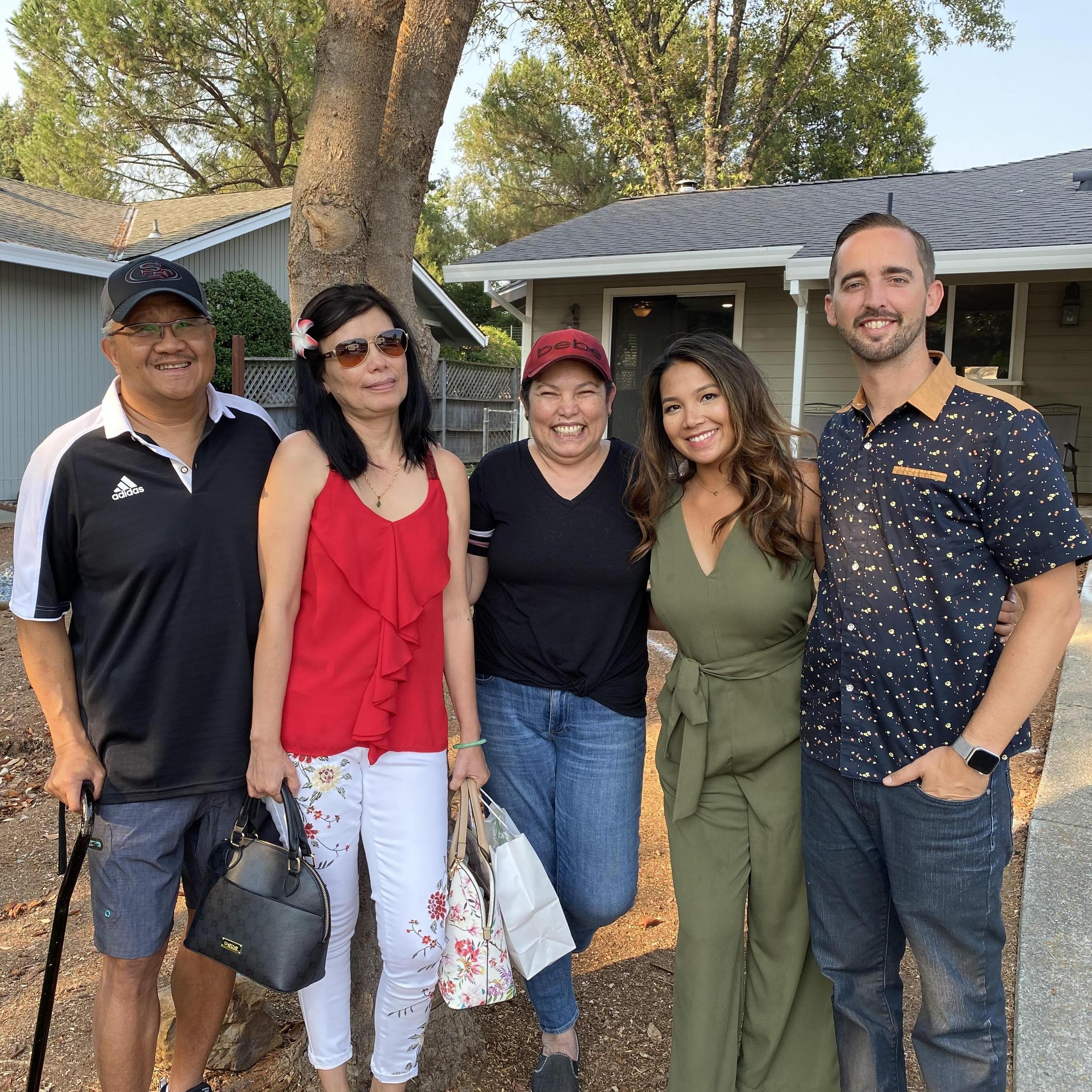 Luncheon with Arielle's Family at the Rumsey's in Lake of the Pines.
(Left to Right: Alex (Arielle's Dad), May Ann (Arielle's Mom), Auntie Chiqui, Arielle, and Josh.