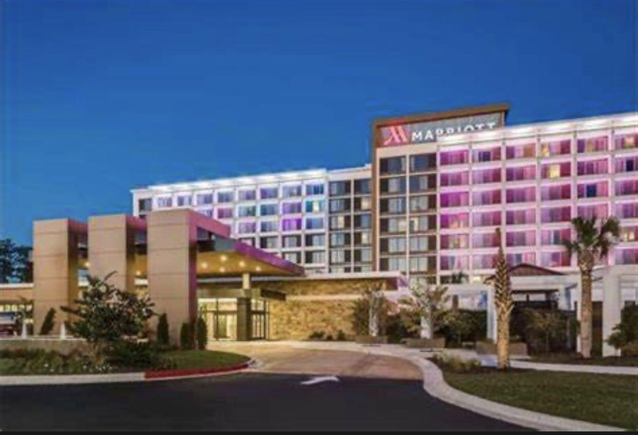 The Wedding Website of Eric Holmes and Tayelor Daniels