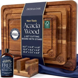 Pre-Oiled, Non Toxic 3-Piece Acacia Cutting Board Set with Stand, FSC Certified Wooden Chopping Boards, Includes 3.4 fl oz Chopping Board Oil, 3 Wood Carving Boards for Home, BBQ Kitchen, Deer & Oak